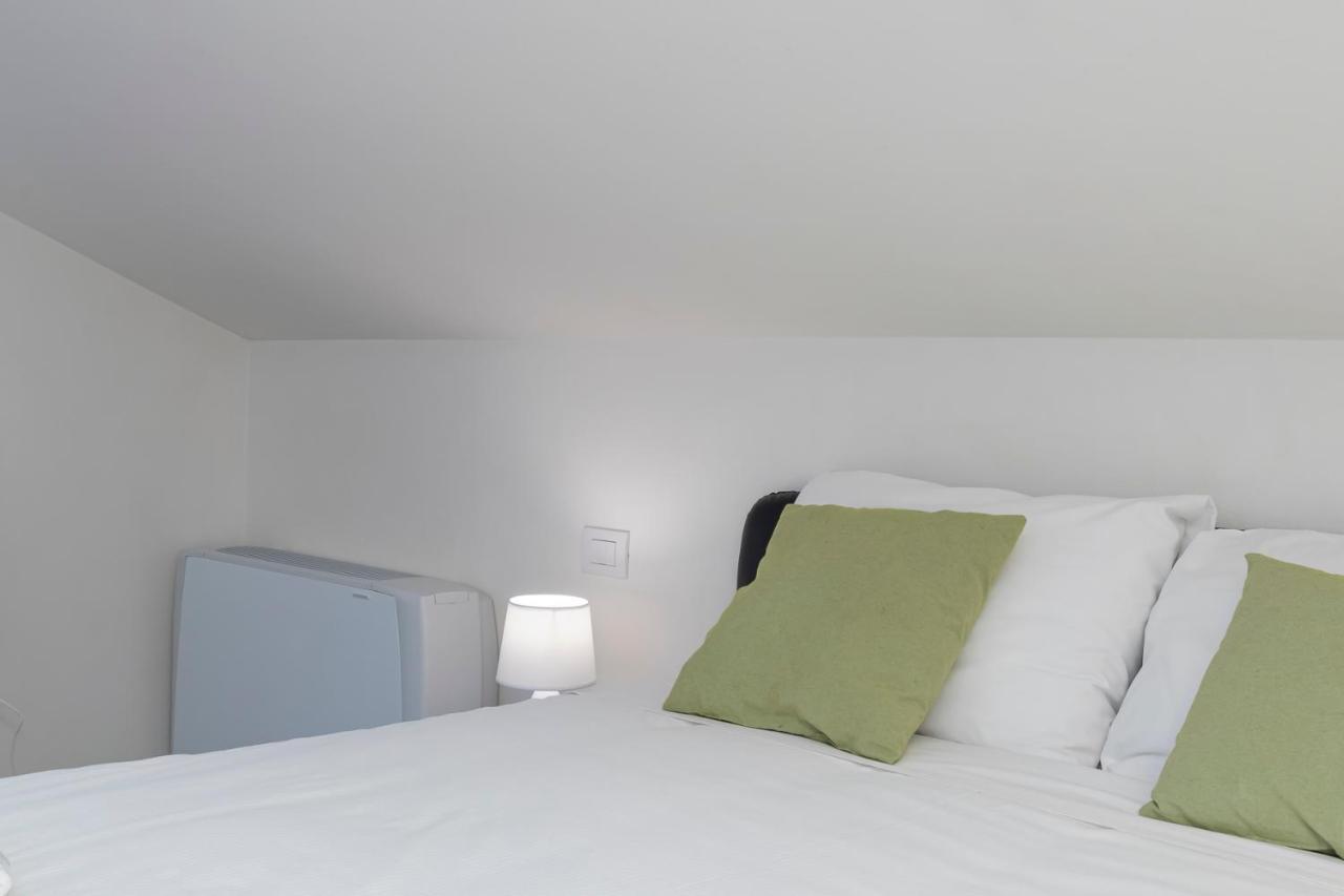 Apartamento Splendida Mansarda A Pochi Passi Da M4 Argonne
